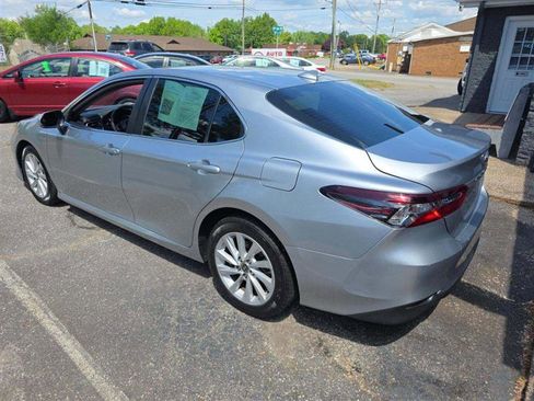 Used 2022 Toyota Camry LE w/ Convenience Package FWD image 2