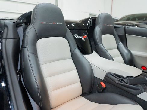 Used 2010 Chevrolet Corvette Grand Sport w/ Preferred Equipment Group image 27