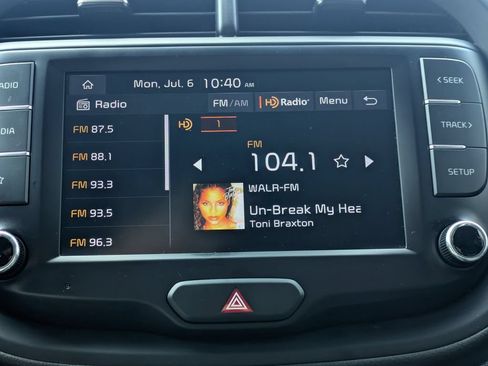Used 2024 Kia Soul LX w/ Option Group 015 FWD image 19