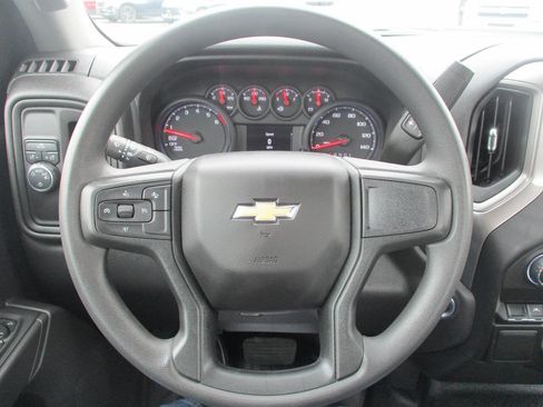 Used 2025 Chevrolet Silverado 1500 W/T image 12