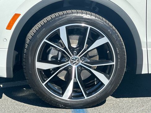 Certified 2024 Volkswagen Tiguan SEL R-Line image 26
