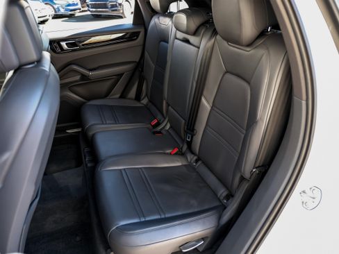 Used 2020 Porsche Cayenne image 37