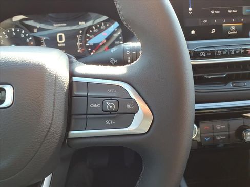 New 2026 Jeep Compass Latitude image 19