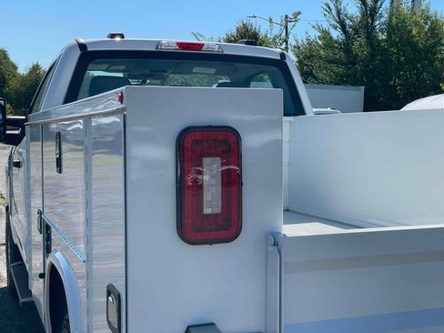 New 2023 Ford F250 XL w/ FX4 Off-Road Package AWD/4WD image 9