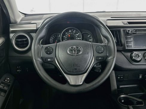 Used 2016 Toyota RAV4 LE FWD image 17