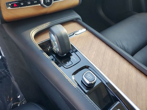 Used 2023 Volvo XC90 B6 Plus w/ Protection Package Premier image 27