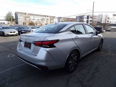 Used 2021 Nissan Versa SV image 5