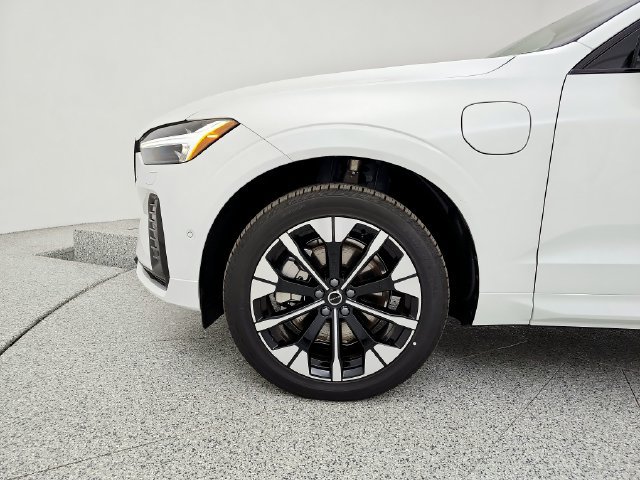 New 2026 Volvo XC60 T8 Plus w/ Climate Package AWD/4WD image 30