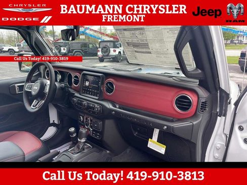 Used 2023 Jeep Wrangler Unlimited Rubicon 4xe image 12