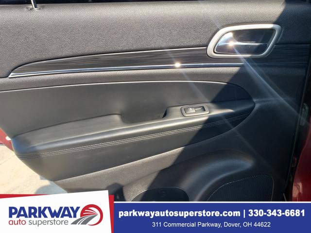 Used 2020 Jeep Grand Cherokee Limited w/ Premium Lighting Group AWD/4WD image 17