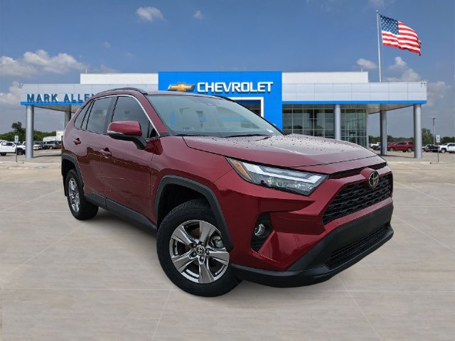 Used 2024 Toyota RAV4 XLE FWD image 1