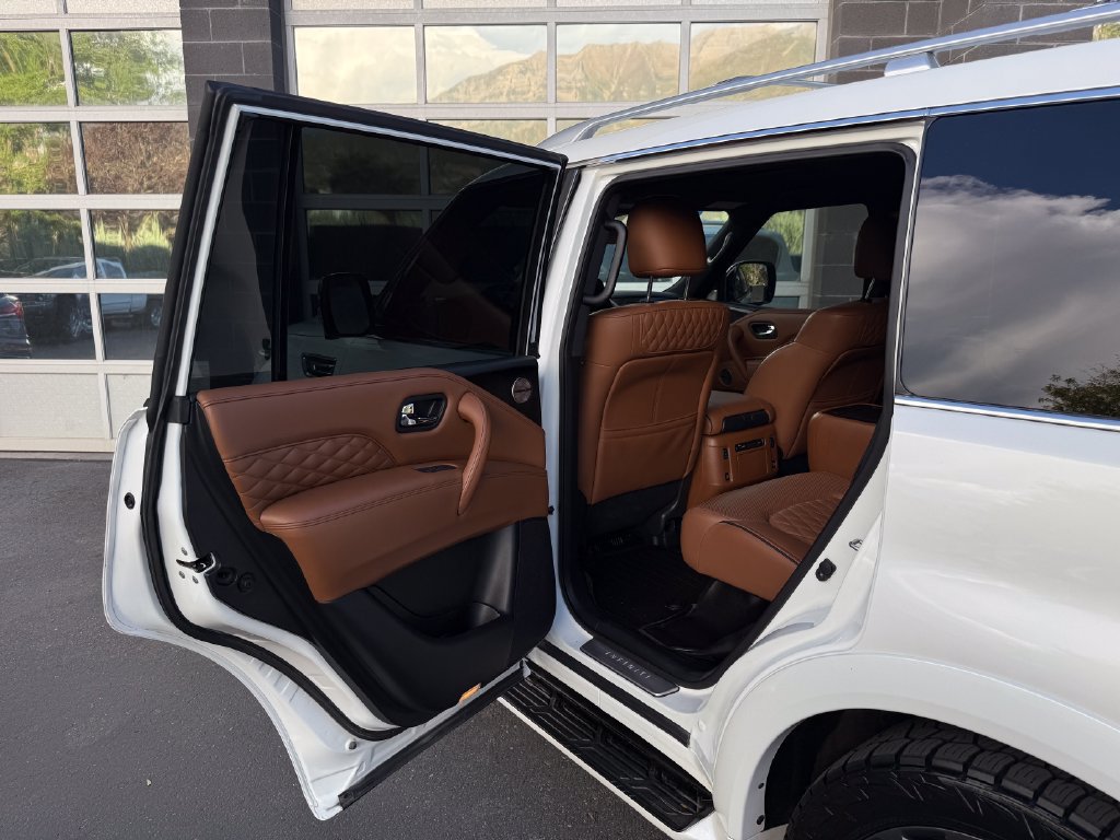 Used 2024 INFINITI QX80 Sensory w/ Cargo Package AWD/4WD image 30