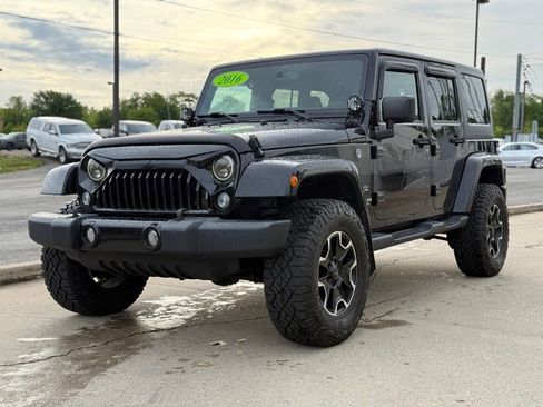 Used 2016 Jeep Wrangler Unlimited Sahara AWD/4WD image 25