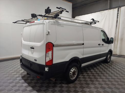 Used 2022 Ford Transit 150 Low Roof AWD image 3