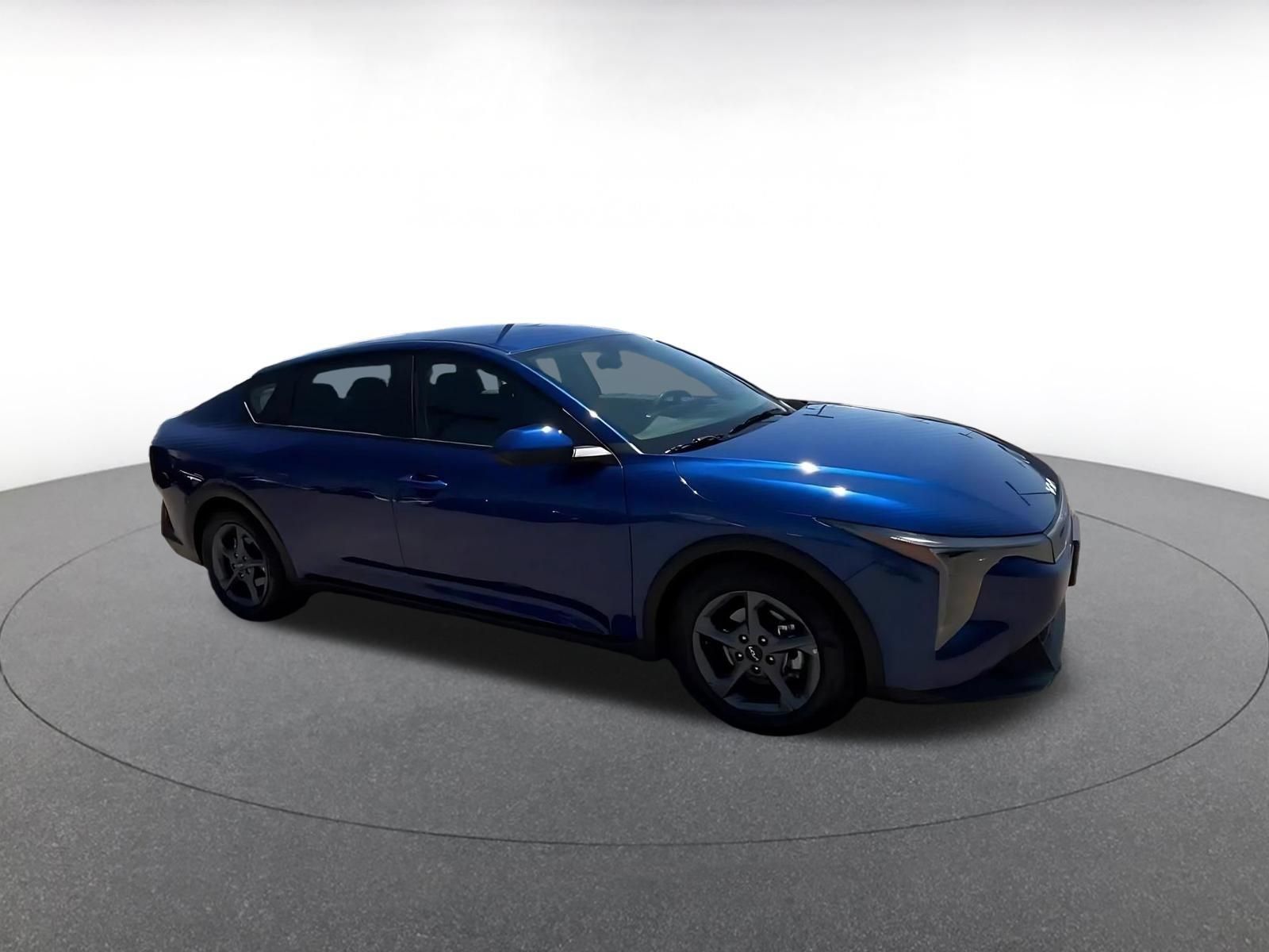 Used 2025 Kia K4 FWD image 2
