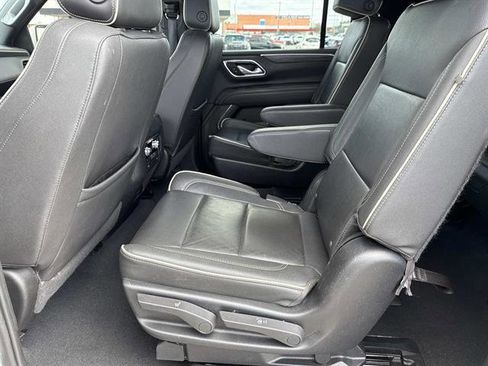 Used 2022 GMC Yukon XL SLT w/ SLT Luxury Package image 18