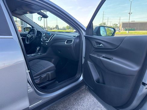 Used 2024 Chevrolet Equinox LT FWD image 28