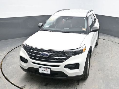 Used 2022 Ford Explorer XLT image 19