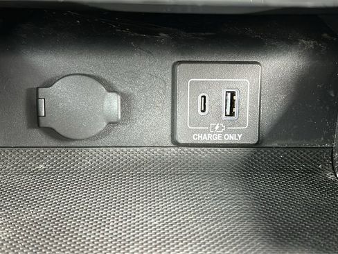 Used 2019 Nissan Pathfinder SL image 22