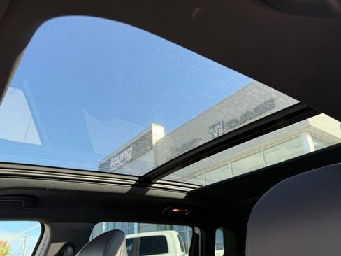 New 2025 Jeep Compass Latitude w/ Sun & Sound Group image 24