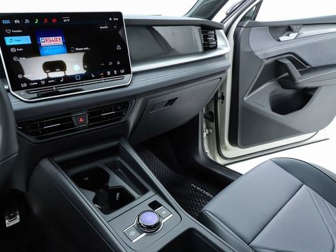 New 2026 Volkswagen Tiguan SE R-Line image 62