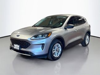 Used 2022 Ford Escape SE image 1