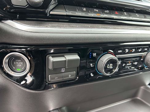 New 2026 Chevrolet Silverado 3500 LTZ w/ LTZ Premium Package image 22