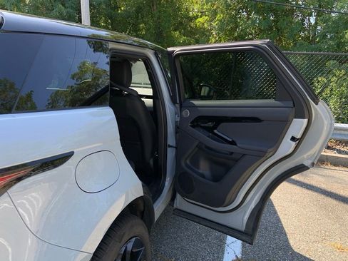 Certified 2025 Land Rover Range Rover Evoque Dynamic SE AWD/4WD image 19