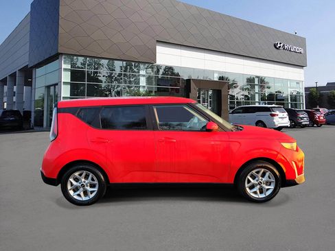 Used 2023 Kia Soul LX w/ Option Group 015 image 4