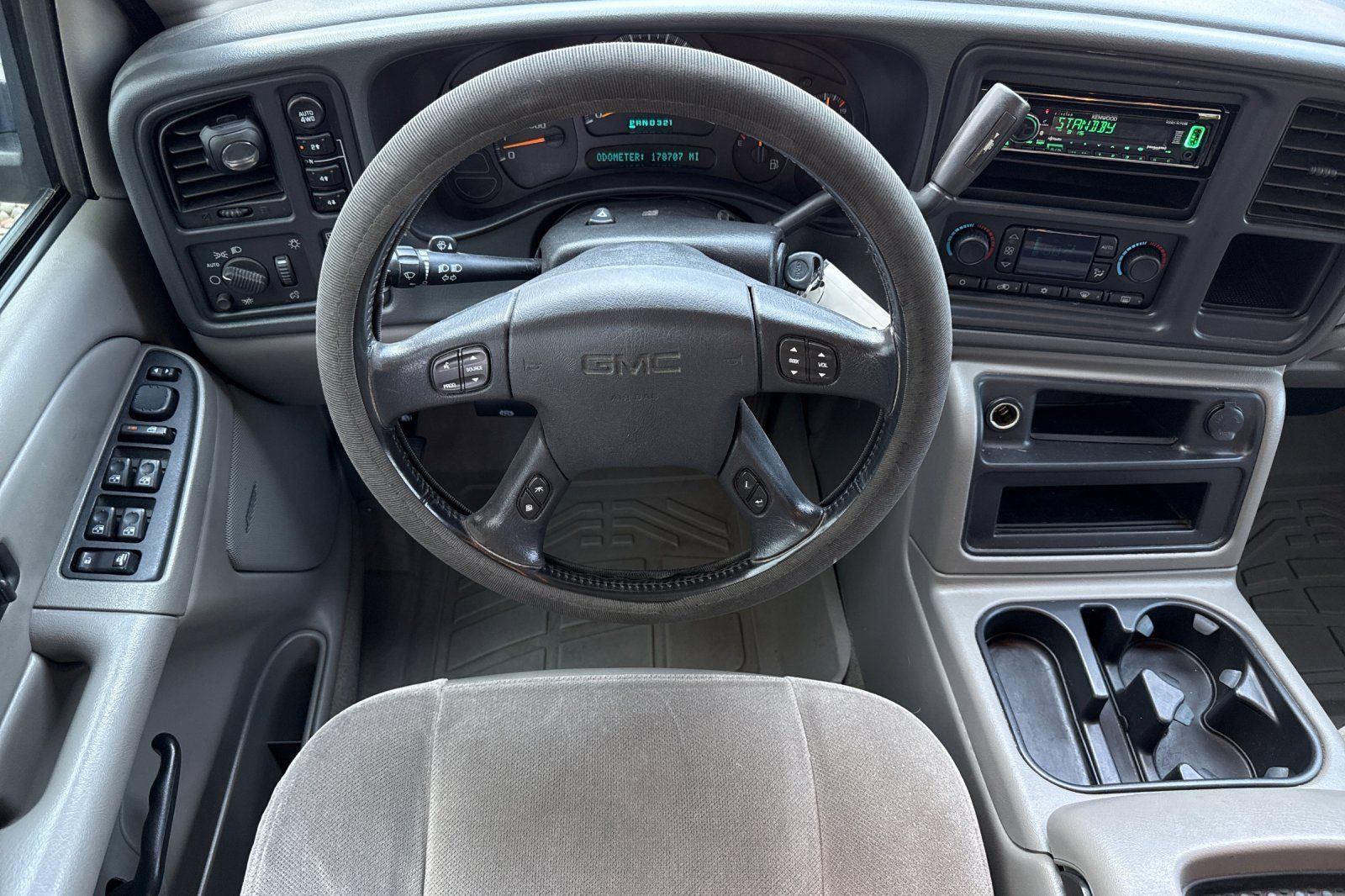 Used 2005 GMC Yukon SLE AWD/4WD image 14