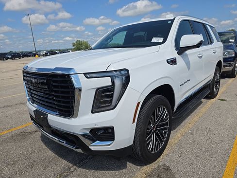 Used 2025 GMC Yukon Elevation w/ LPO, Elevation Black Package AWD/4WD image 1