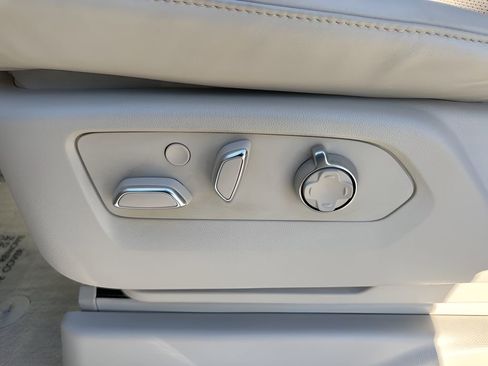 Used 2025 Cadillac Escalade ESV Sport Platinum w/ LPO, ONYX Package image 10