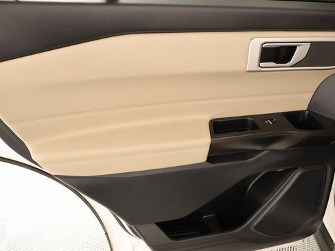 Used 2020 Ford Explorer XLT w/ Equipment Group 202A image 17