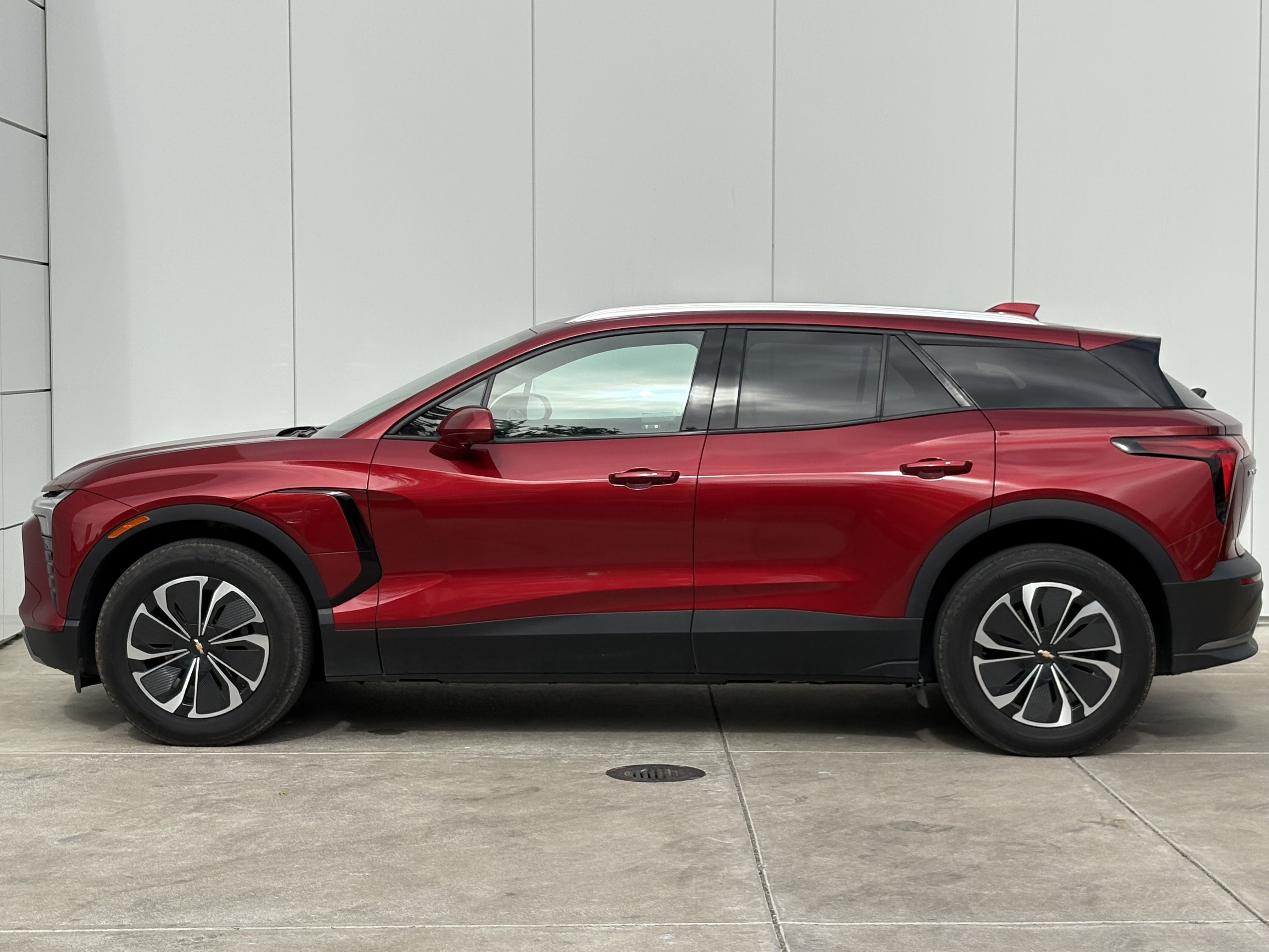 Used 2024 Chevrolet Blazer EV LT AWD/4WD image 4