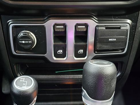 Used 2020 Jeep Wrangler Sport image 14