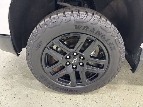 Used 2023 Chevrolet Silverado 1500 LT Trail Boss w/ Protection Package AWD/4WD image 10