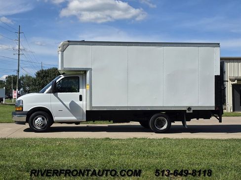 Used 2019 Chevrolet Express 3500 w/ Power Convenience Package RWD image 5