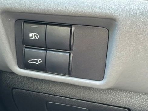 Used 2022 Toyota Highlander XLE FWD image 20