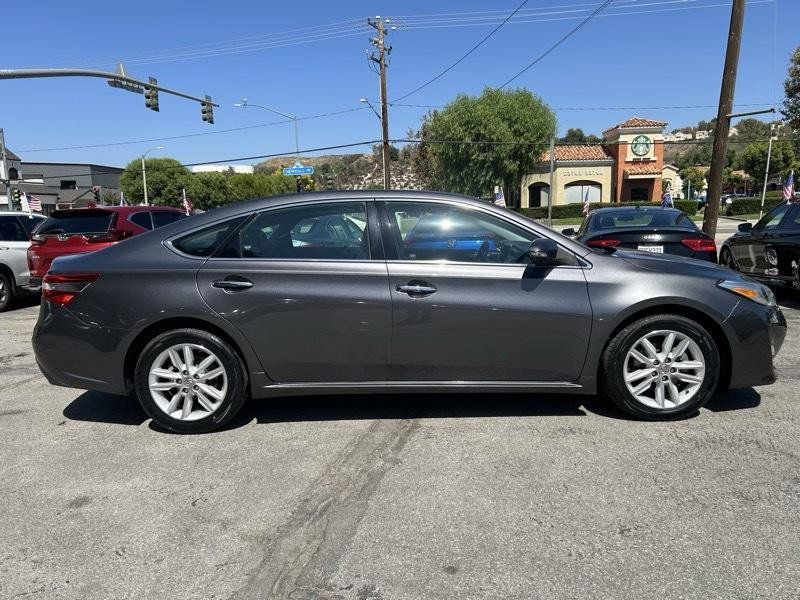 Used 2015 Toyota Avalon XLE w/ Preferred Accessory Package FWD image 3