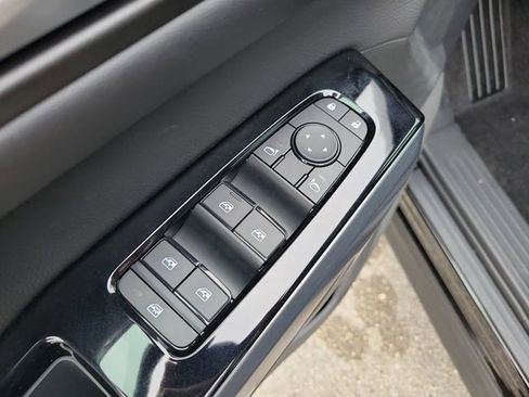 New 2026 Nissan Pathfinder SL AWD/4WD image 17