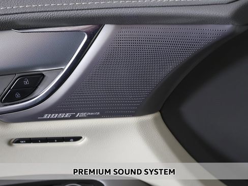 Used 2023 Cadillac XT5 Premium Luxury image 5