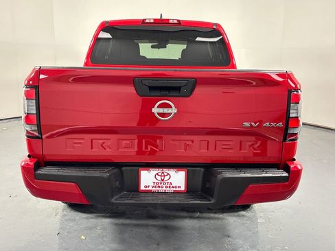 Used 2023 Nissan Frontier SV AWD/4WD image 5