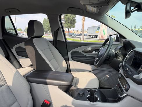 Used 2024 GMC Terrain SLE image 18