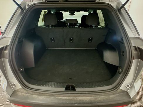 Used 2025 Chevrolet Equinox LT AWD/4WD image 30