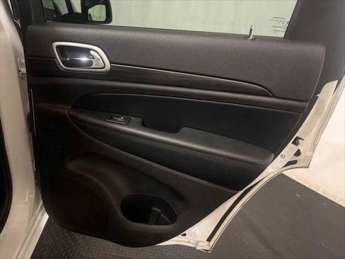 Certified 2021 Jeep Grand Cherokee Laredo X image 25