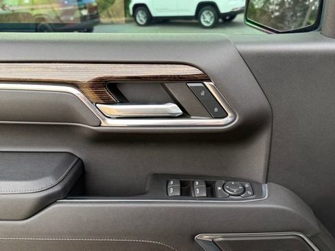 Used 2023 GMC Sierra 1500 Elevation image 15