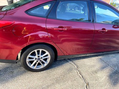 Used 2015 Ford Focus SE image 12