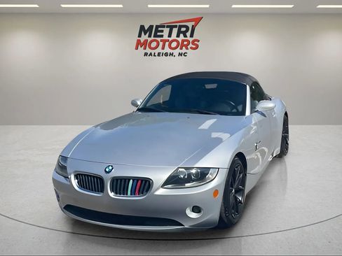 Used 2005 BMW Z4 2.5i image 4