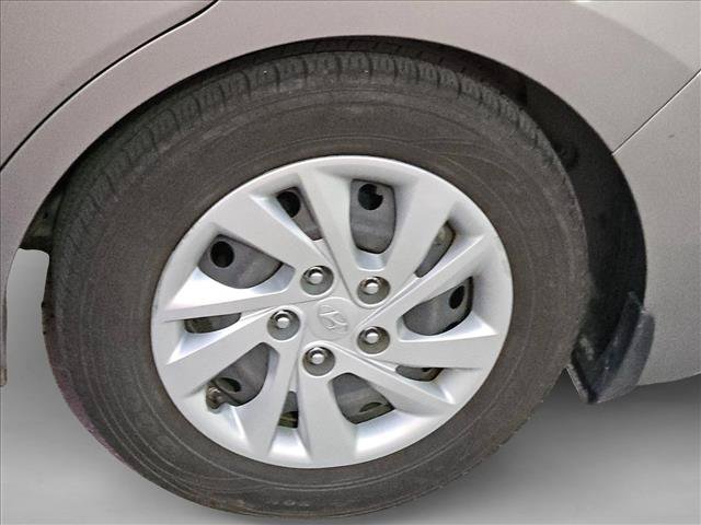 Used 2020 Hyundai Elantra SE FWD image 5
