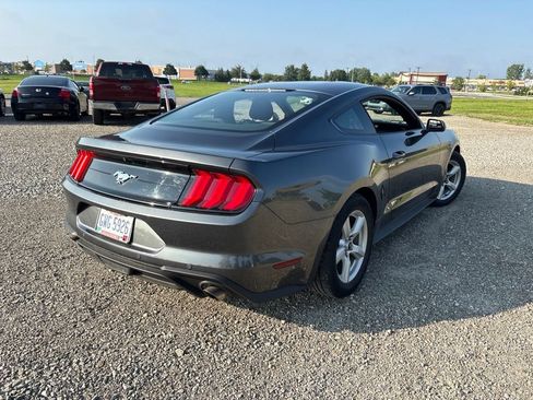 Used 2018 Ford Mustang Coupe RWD image 9